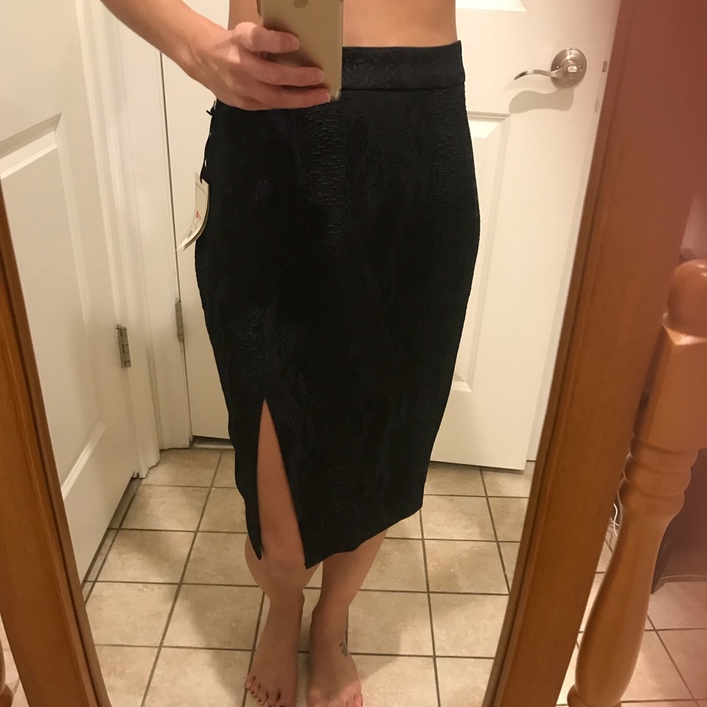 Altuzarra for Target snake print black skirt. NWT.